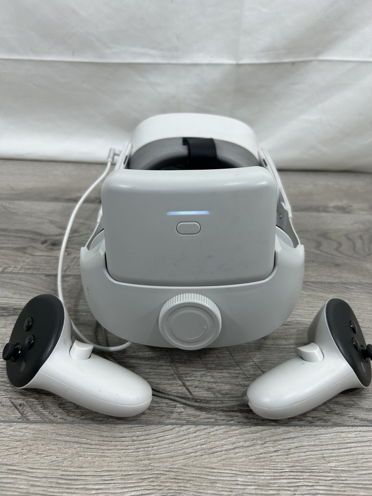 Meta Quest 3S with extra battery headband