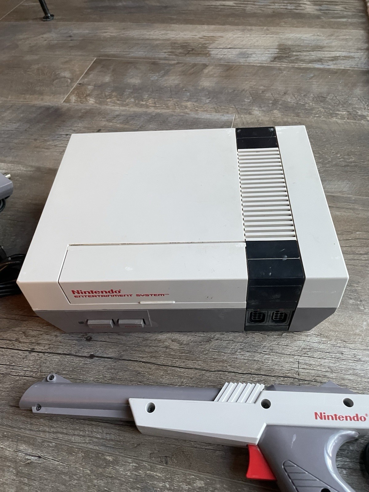 Nintendo NES Console NES-001 Original System For Parts Repair, OEM Cords Zapper