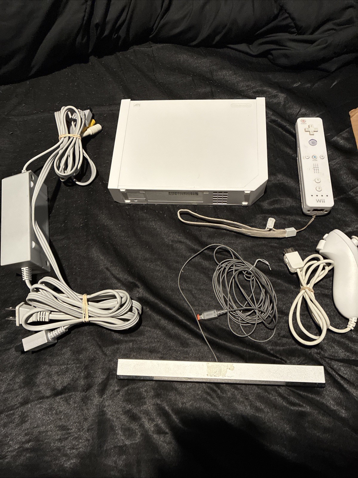 GameCube Compatible Nintendo Wii Console w/ Cords Controller Tested Read