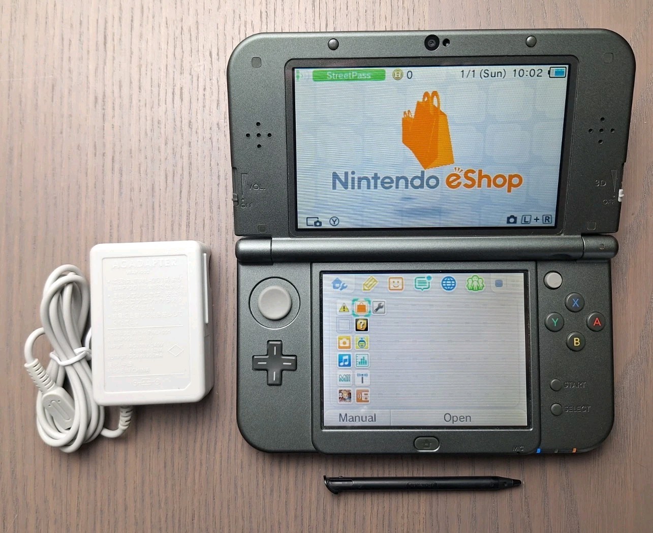 New Nintendo 3DS XL Metallic Black | Charger 32GB SD Card | REGION FREE TOP IPS