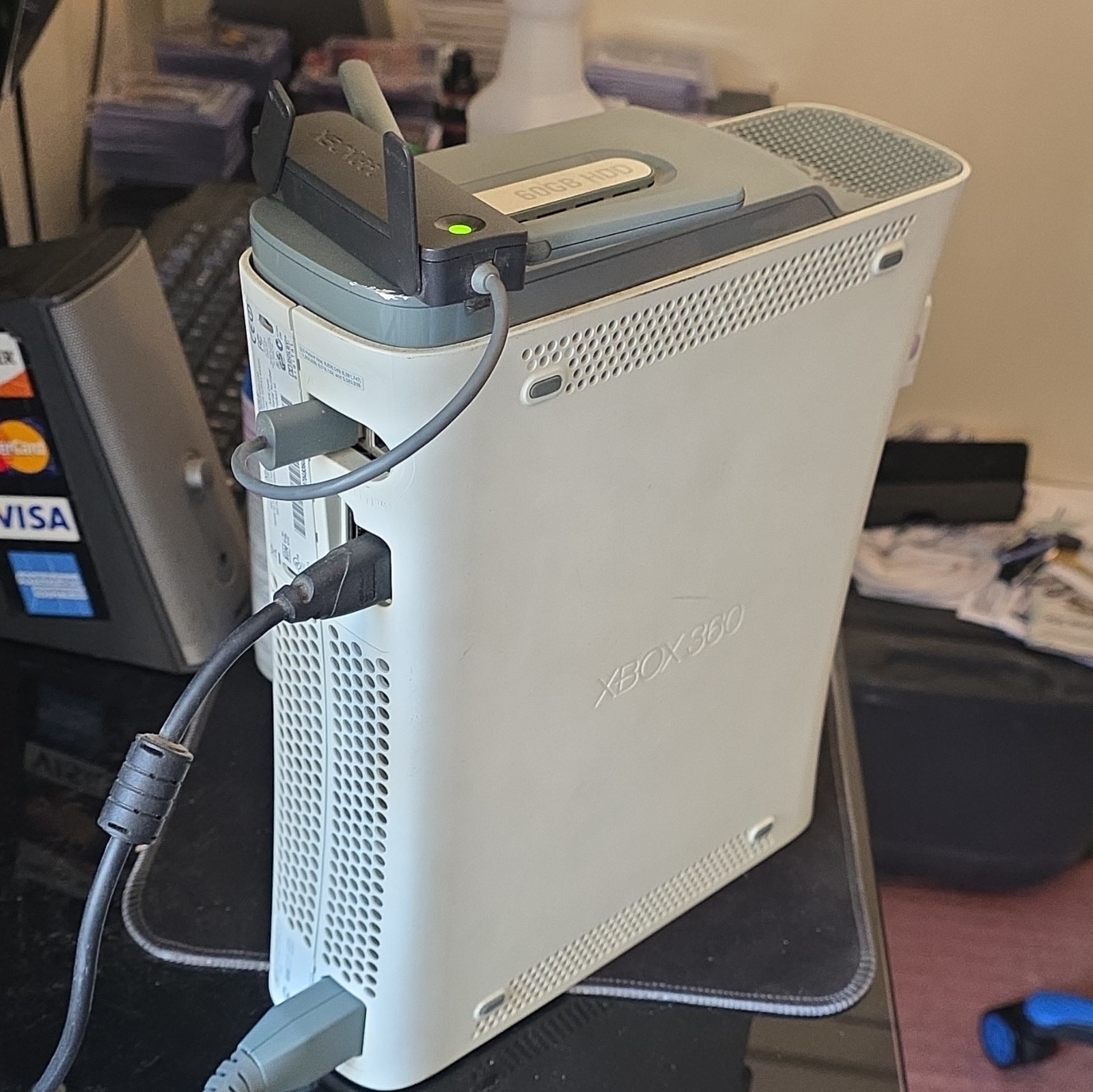 X Box 360,6 Controllers 21 Games Kinect, Wireless Adaptor, 256 mb Memory Card.