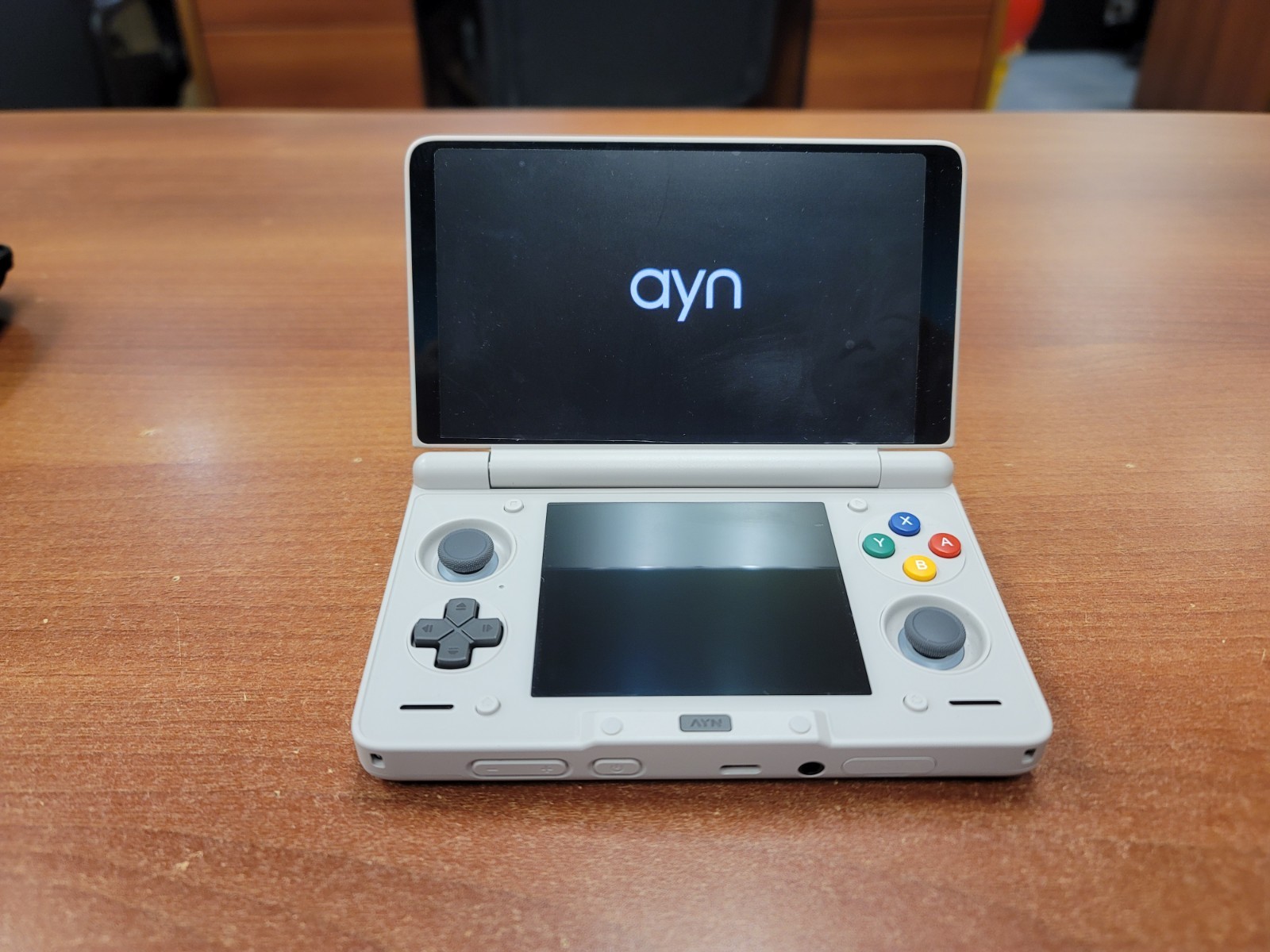 AYN Thor Pro 12GB Ram +256GB Storage Snapdragon Gen 2 Rainbow Color! LQQK 🎮 🔥