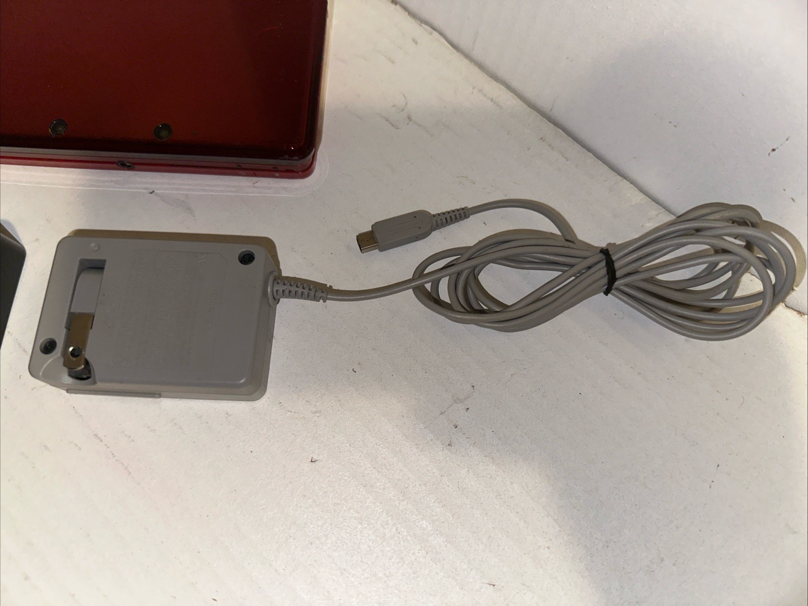 Flame Red Nintendo 3DS – CTR-S-USZ-C0, CTR-001 USA. Won’t power on.