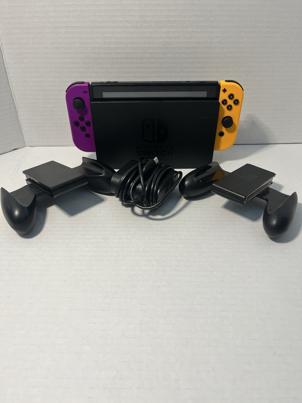MINT Nintendo Switch HAC-001 Console Bundle Controller ,Charger Case 256gb SD