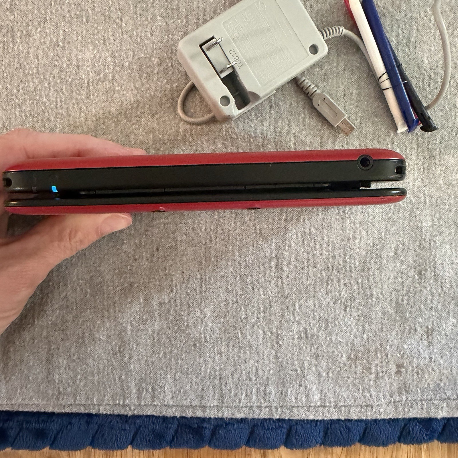 Nintendo 3DS XL 4GB Red Console (NTSC) Stylus/charger Included. 8 Games/1SD Card
