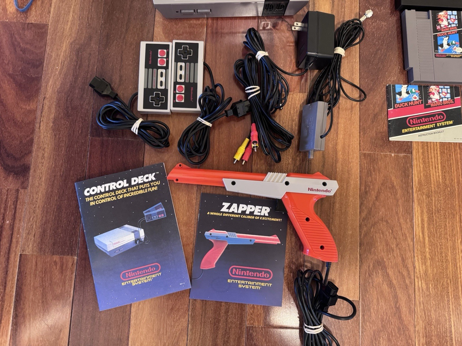 1988 Nintendo NES Console With 5 Games