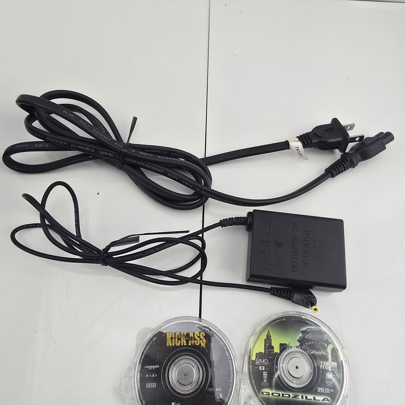 Sony PSP-3001 Playstation Portable Console Bundle – 8 Games/4 Movies, Read!!