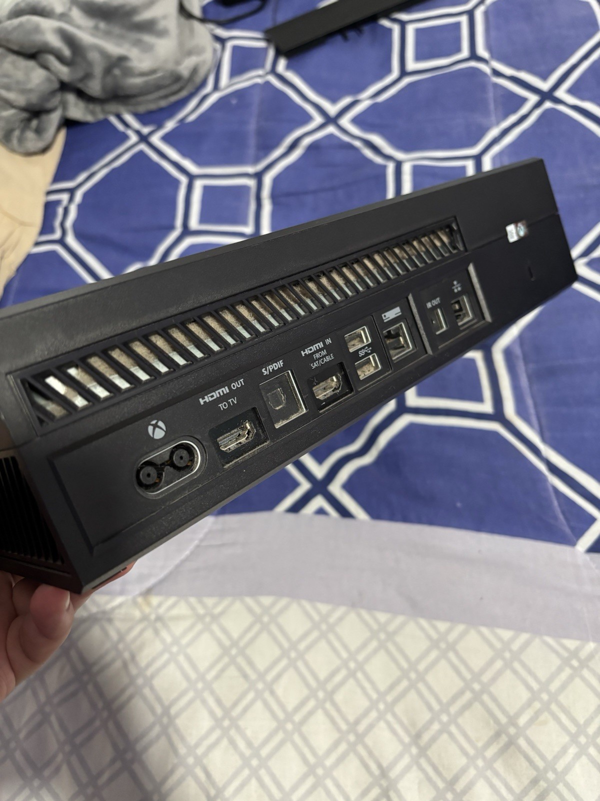 Xbox One Original With Kinect and All Cables – No Controller – Still Works