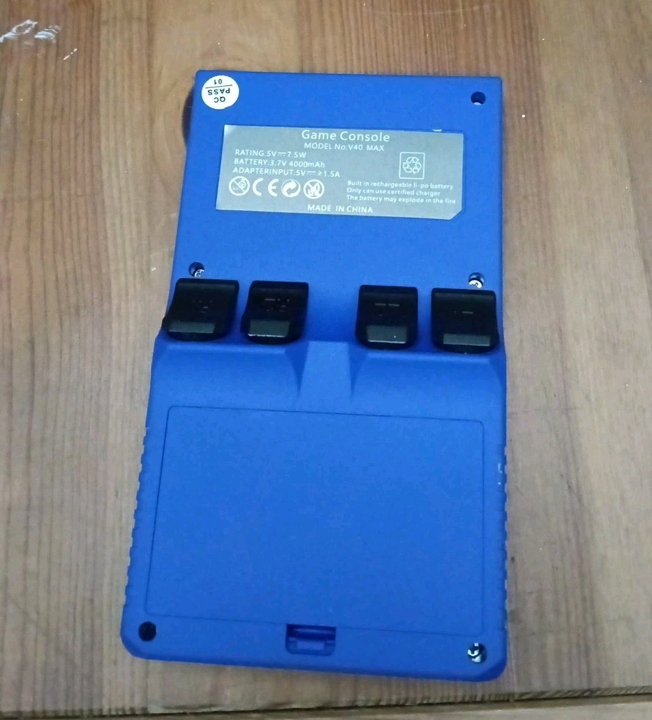 V40 MAX 4000mAh Portable Retro Console Turns On But Locks For Repair