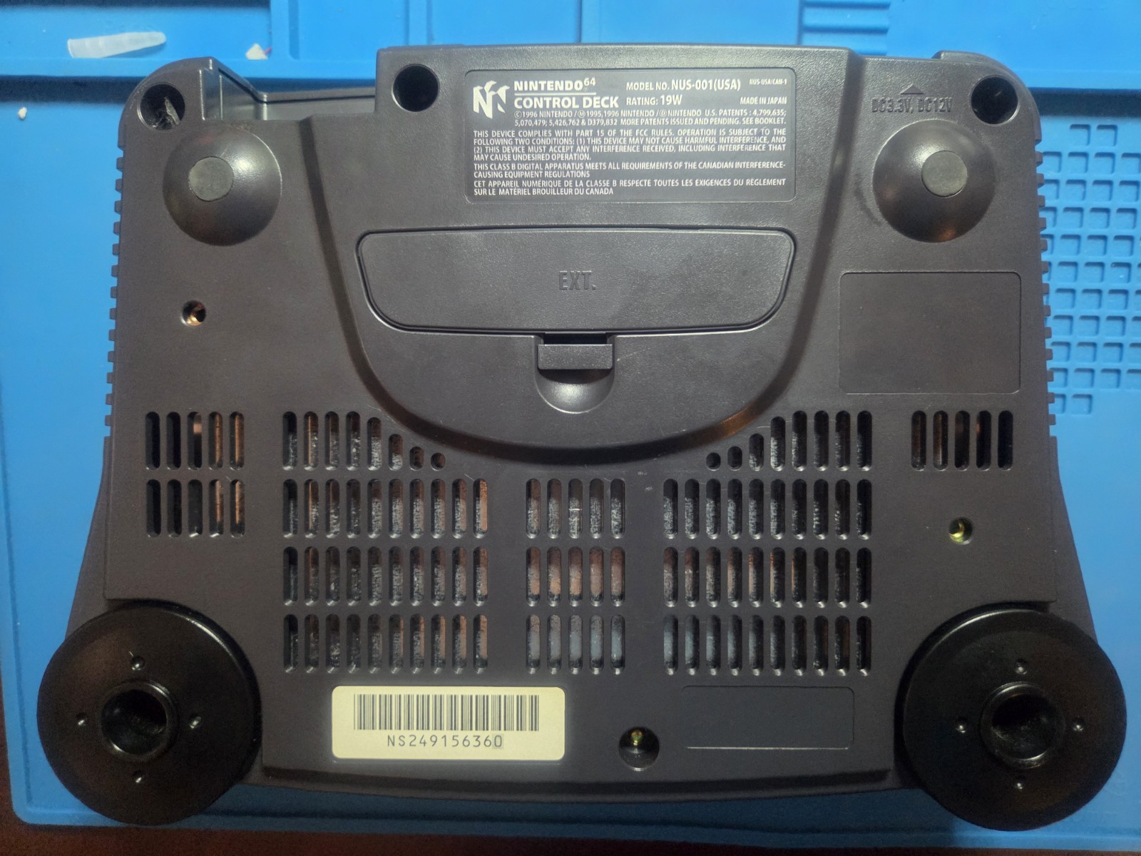 Nintendo 64 NUS-001(USA) Gray/Black NTSC-U/C Console with Controller, Cables