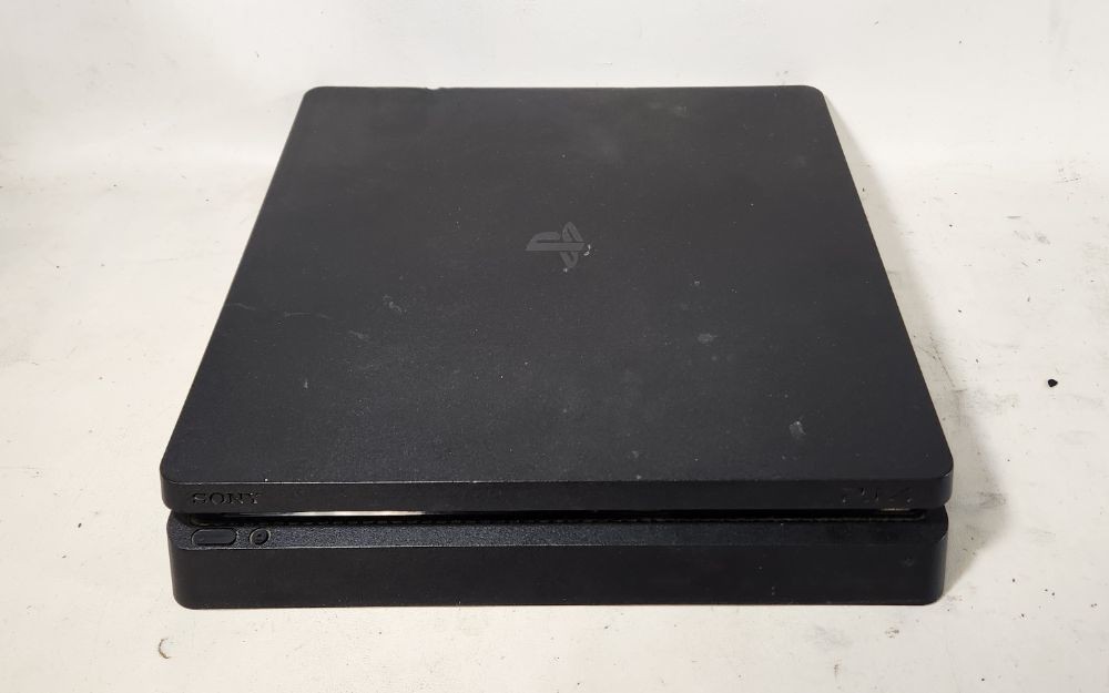 SONY PS4 CUH-2215B