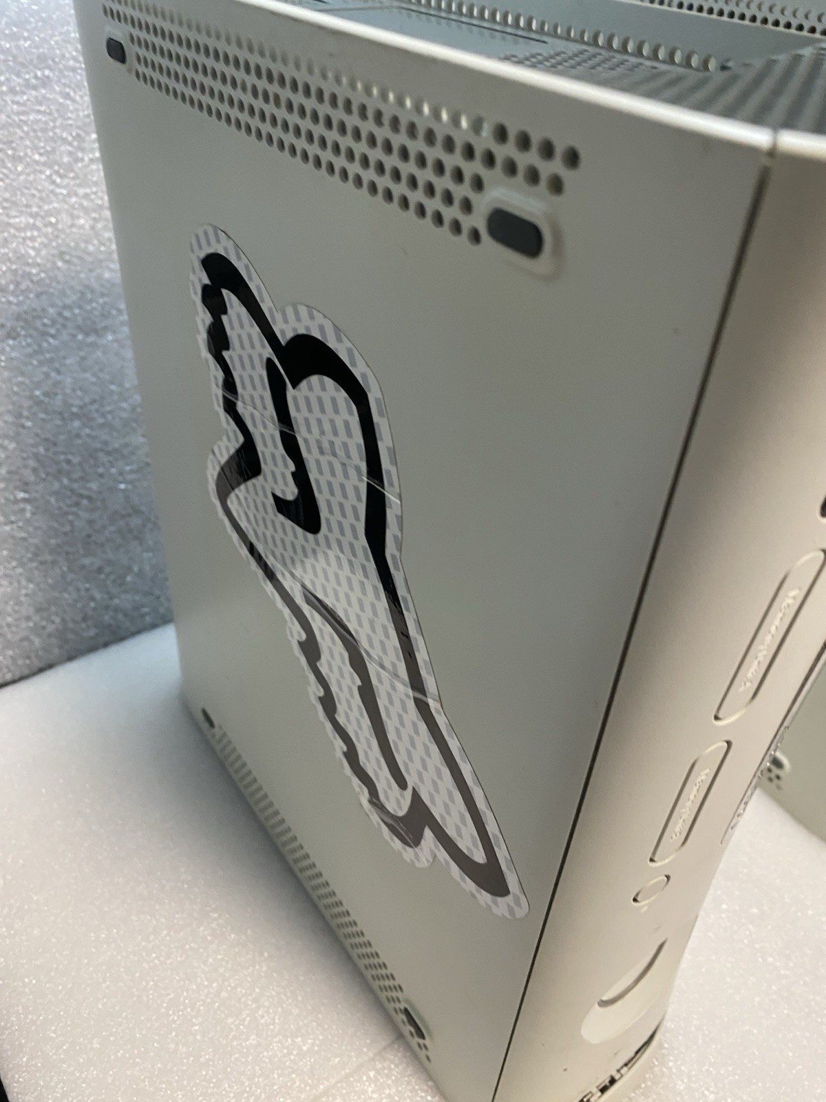 2 Microsoft Xbox 360 White Console NTSC-U/C 2008 – Untested – As Is and Pictured