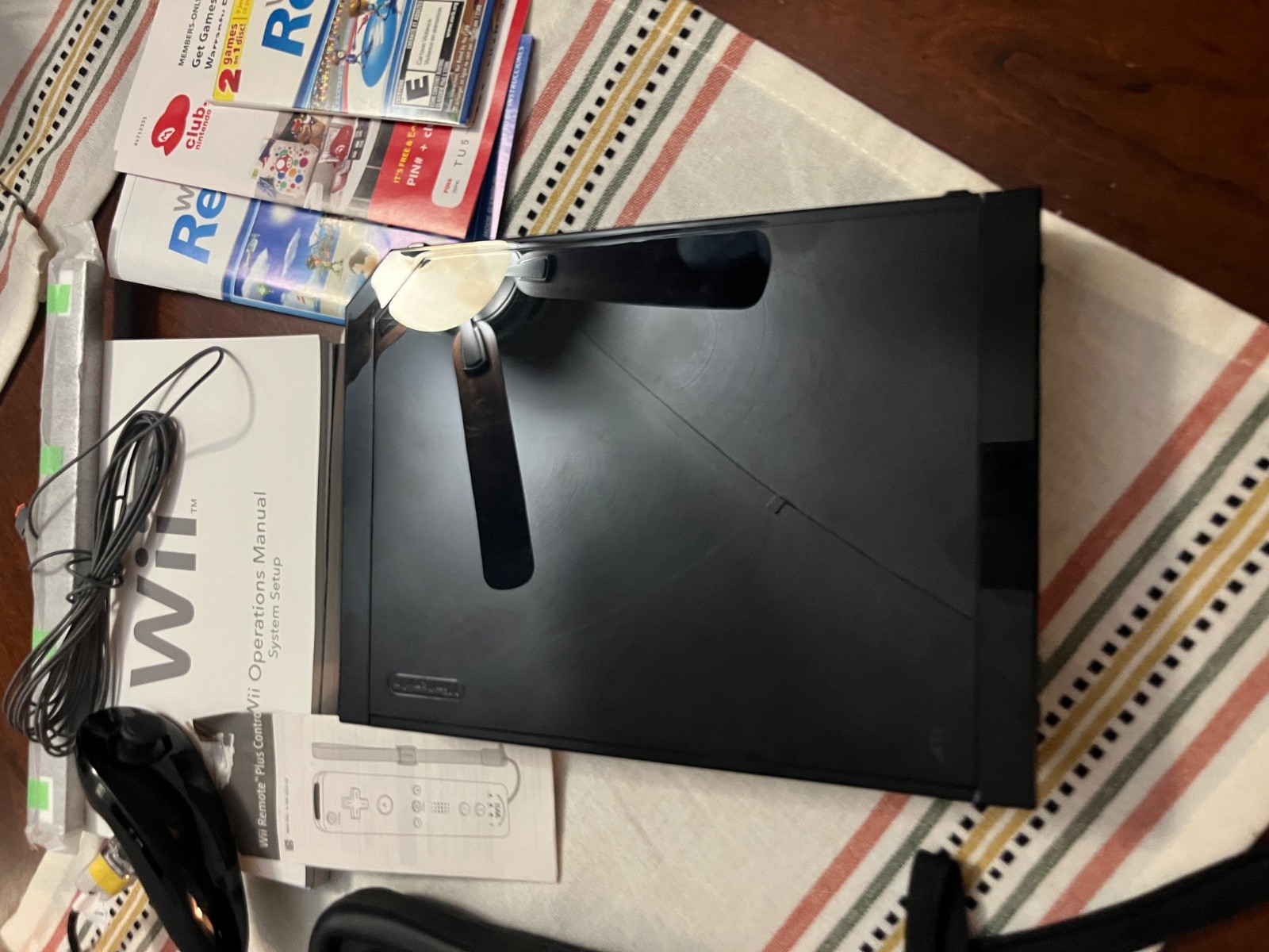 Nintendo RVLSKRP2 Wii Console with Wii Sports Resort