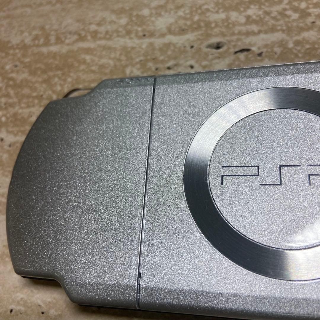 Sony PSP 2000 Ice Silver Boxed Near Mint Complete Tested Japan 6460