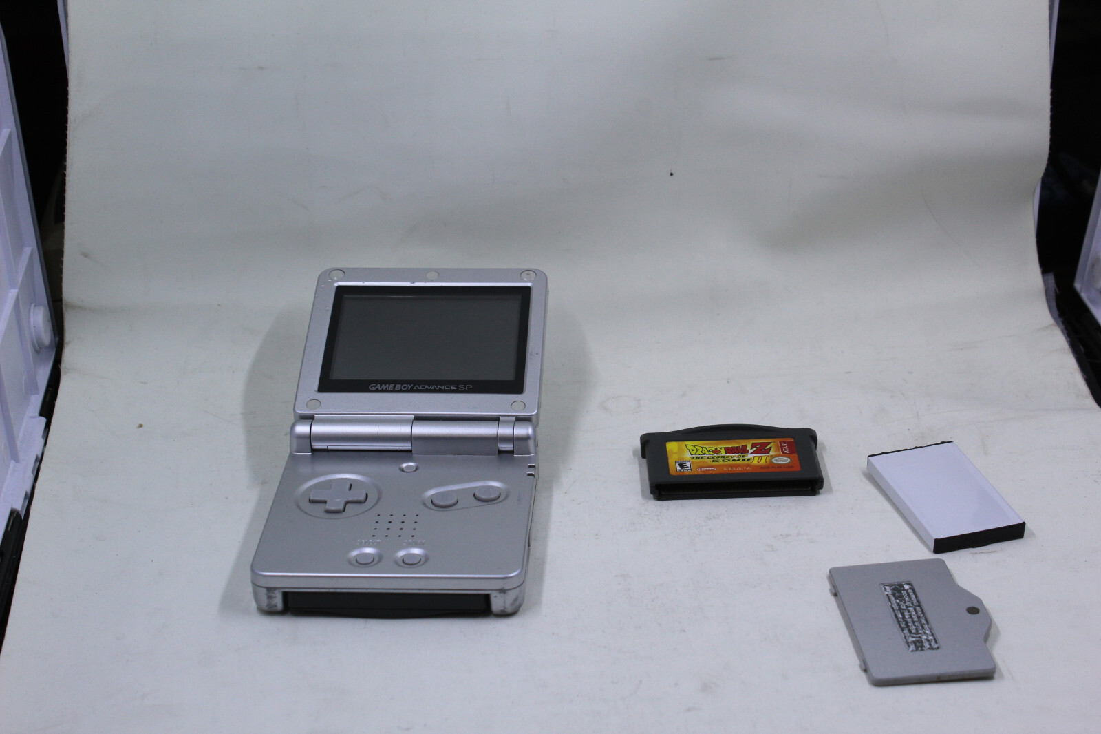 Nintendo Game Boy Advance SP Handheld System AGS-001 – Silver 2 Games no charger