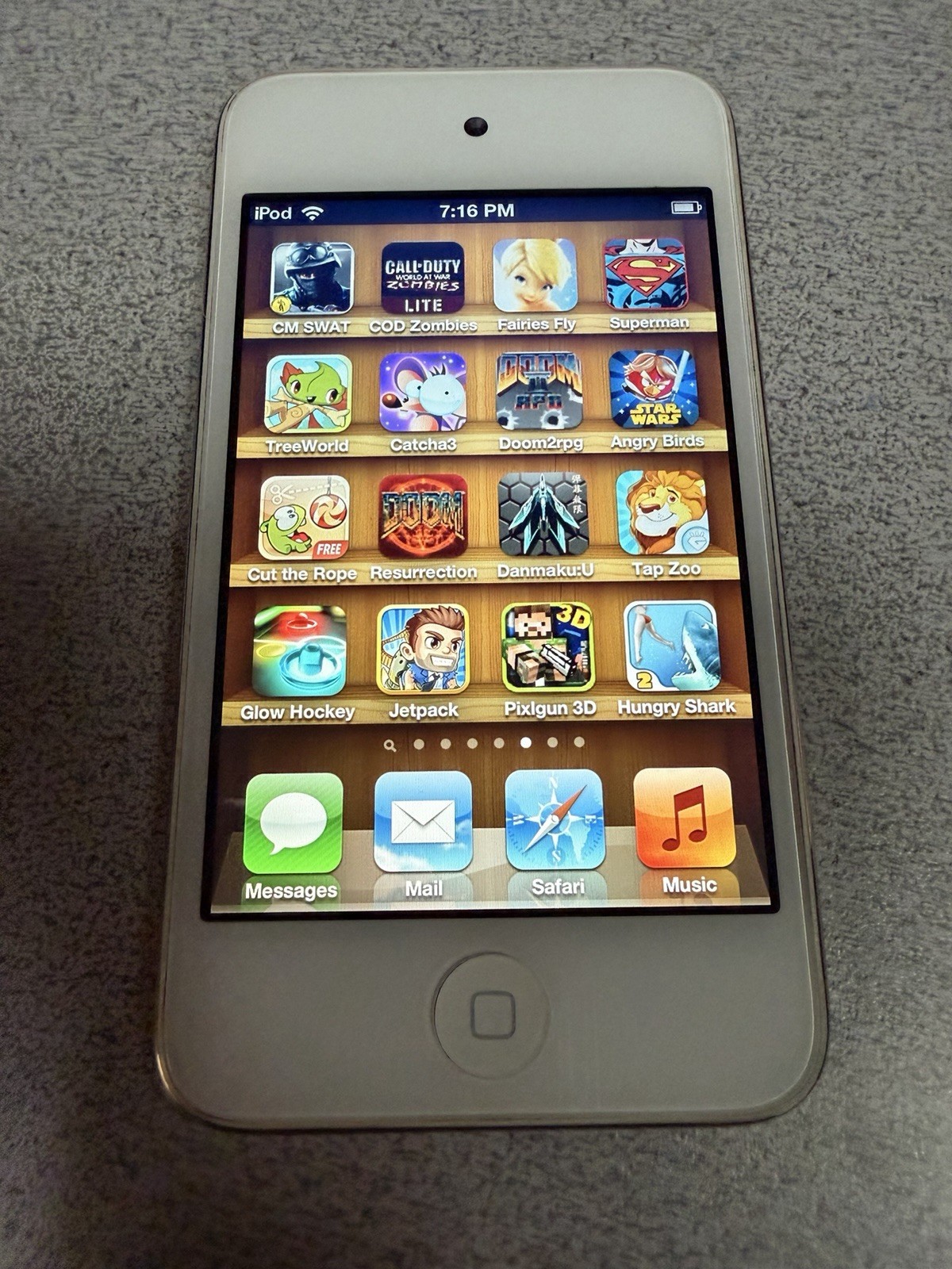 96 Games Ipod Touch 4th 16gb Resident Evil Voltron COD Zombies Retro