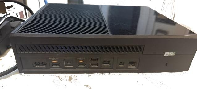 XBOX One Console Original Model 1540 500GB with Power Supply