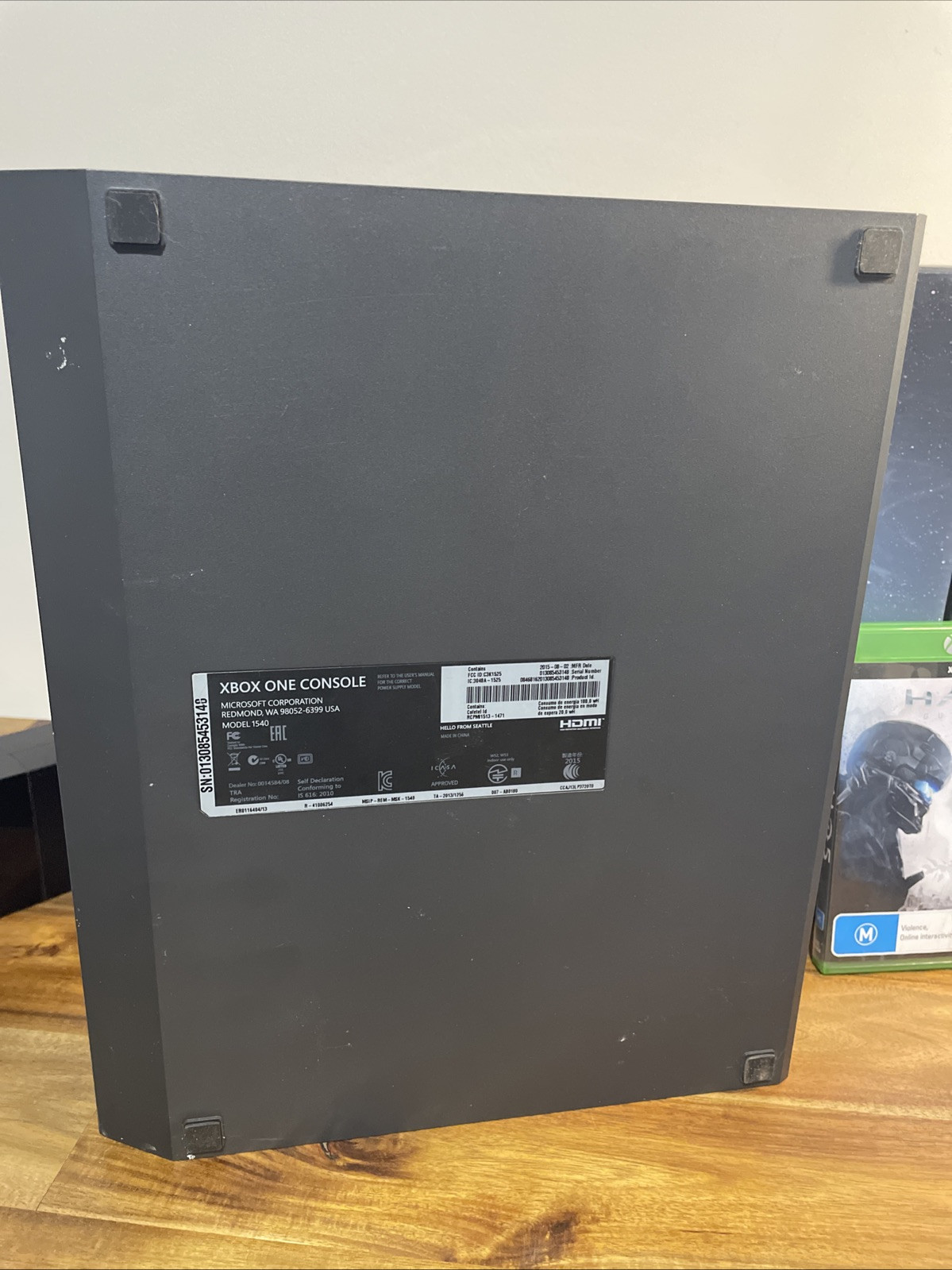 Microsoft Xbox One Halo 5: Guardians Limited Edition 1TB. Complete w/ Game