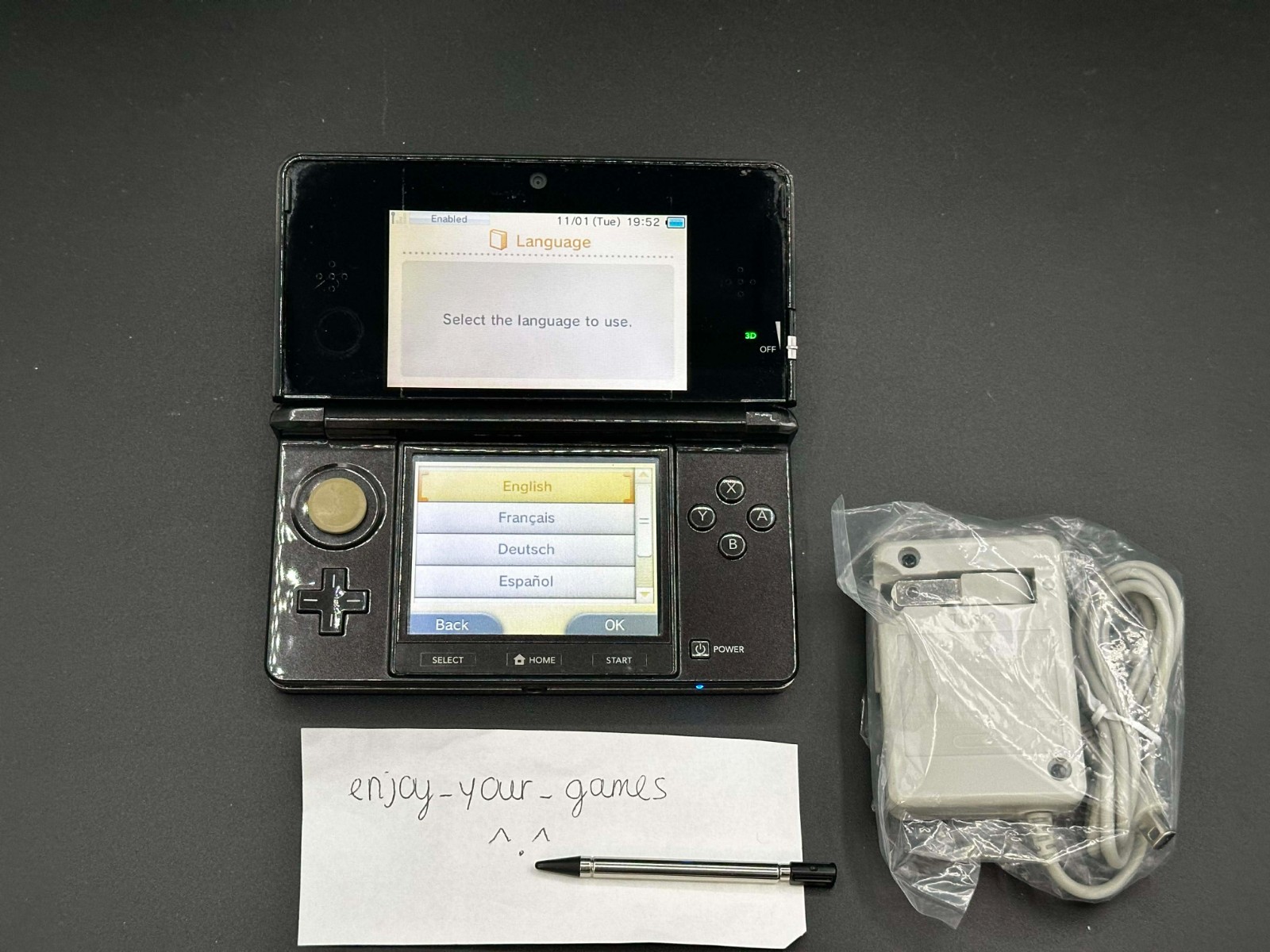 Nintendo 3DS Silver/Black Tested | English | Charger | USA Seller-SHIP IN 1-DAY