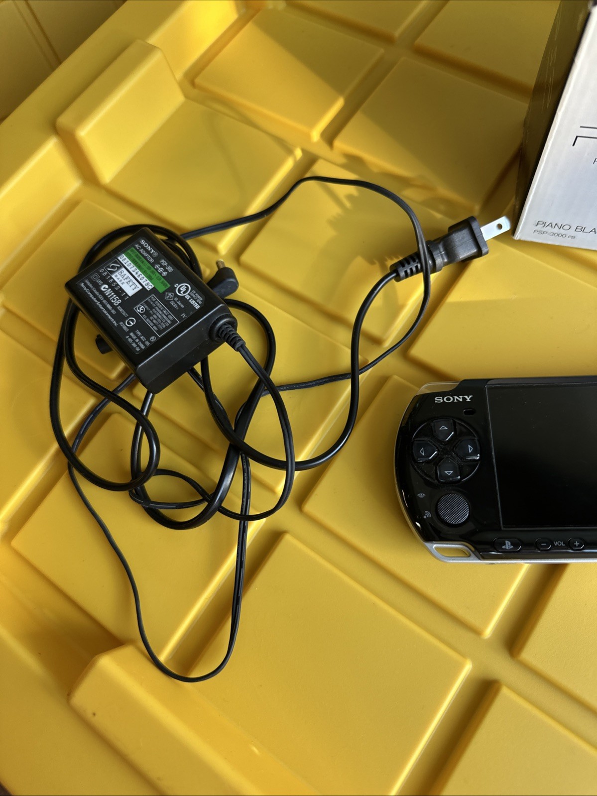 Sony PSP-3000 Playstation Portable Console Japan – Piano Black