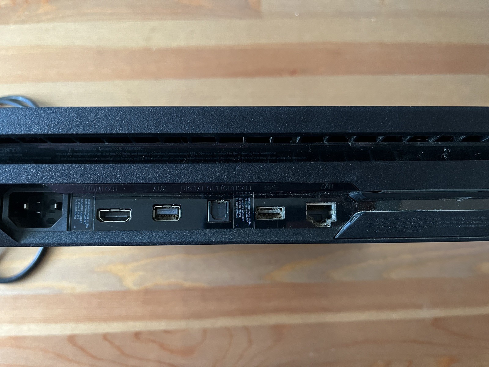 Sony PlayStation 4 PS4 Pro 1TB Console Only – CUH-7015B – Black – Works!