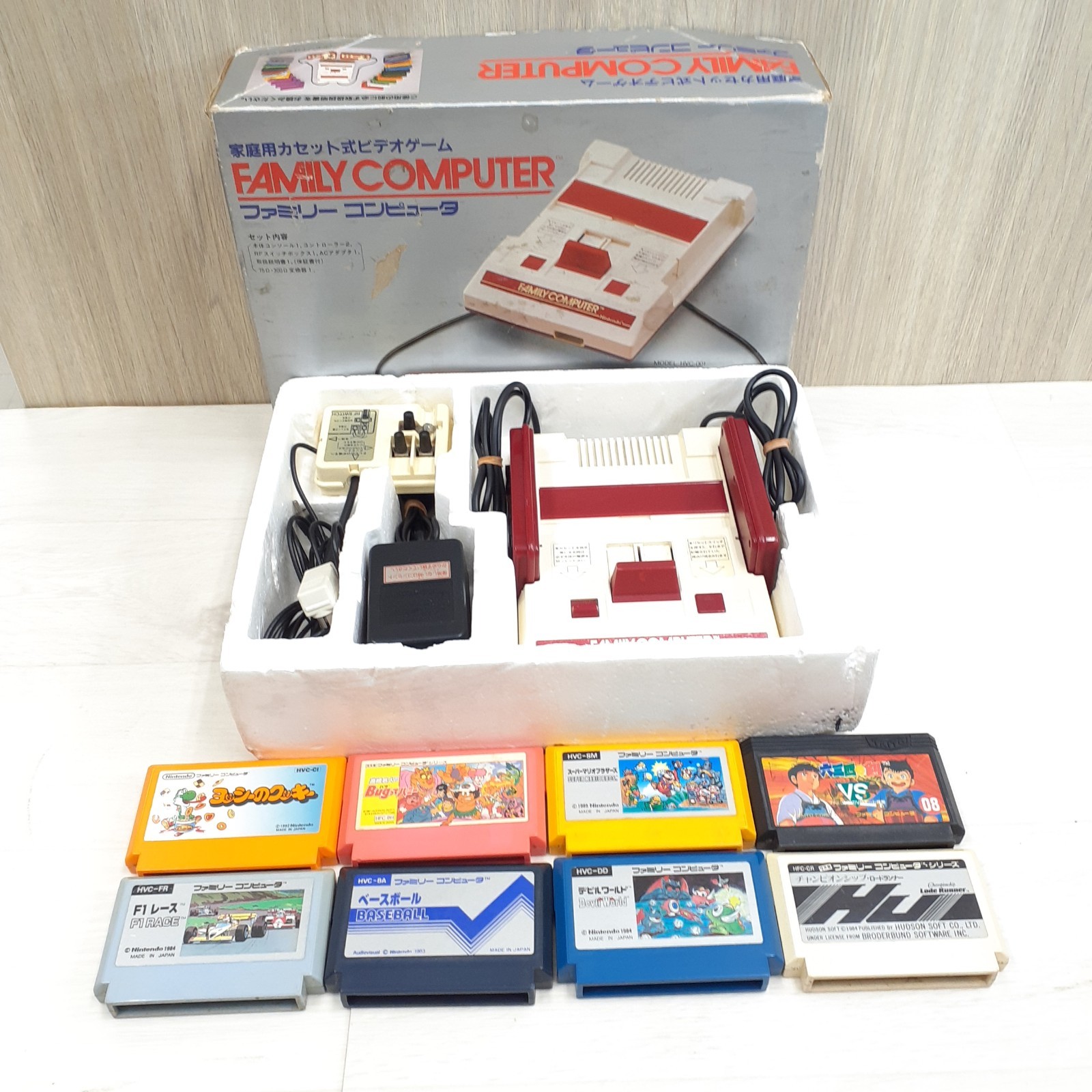 Nintendo Famicom Console Japan boxed CIB Bundle with 8 Games HVC-001 1983 NTSC-J