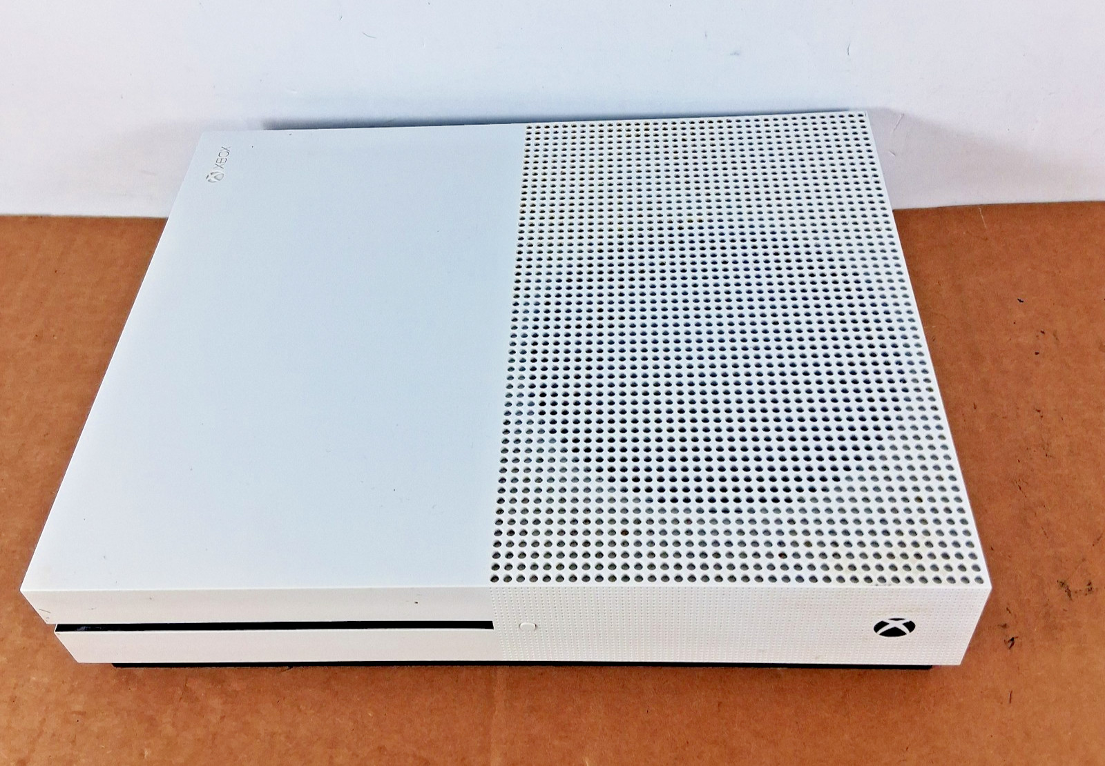 Microsoft Xbox One S 1681 Console & Microsoft Xbox One 1540 For parts or not wor