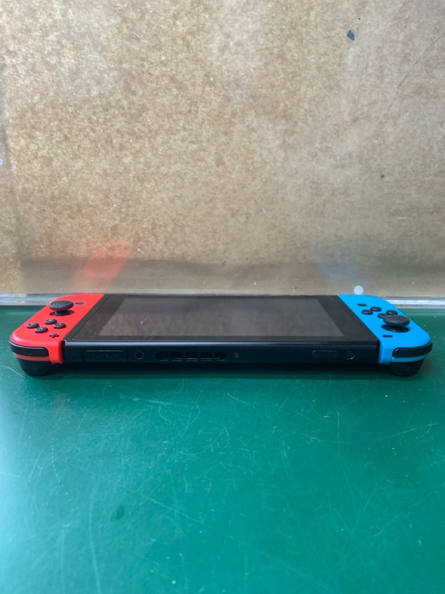 Nintendo Switch HAC-001(-01) Handheld Console Blue/Red (E10050465)