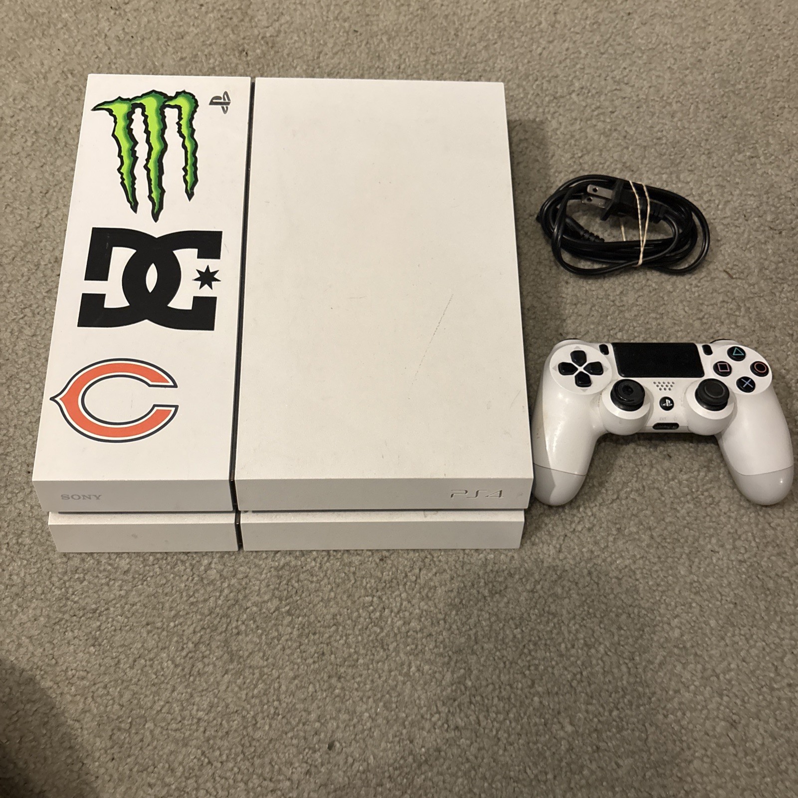 Sony PlayStation 4 Launch Edition Glacier White Console – Tested