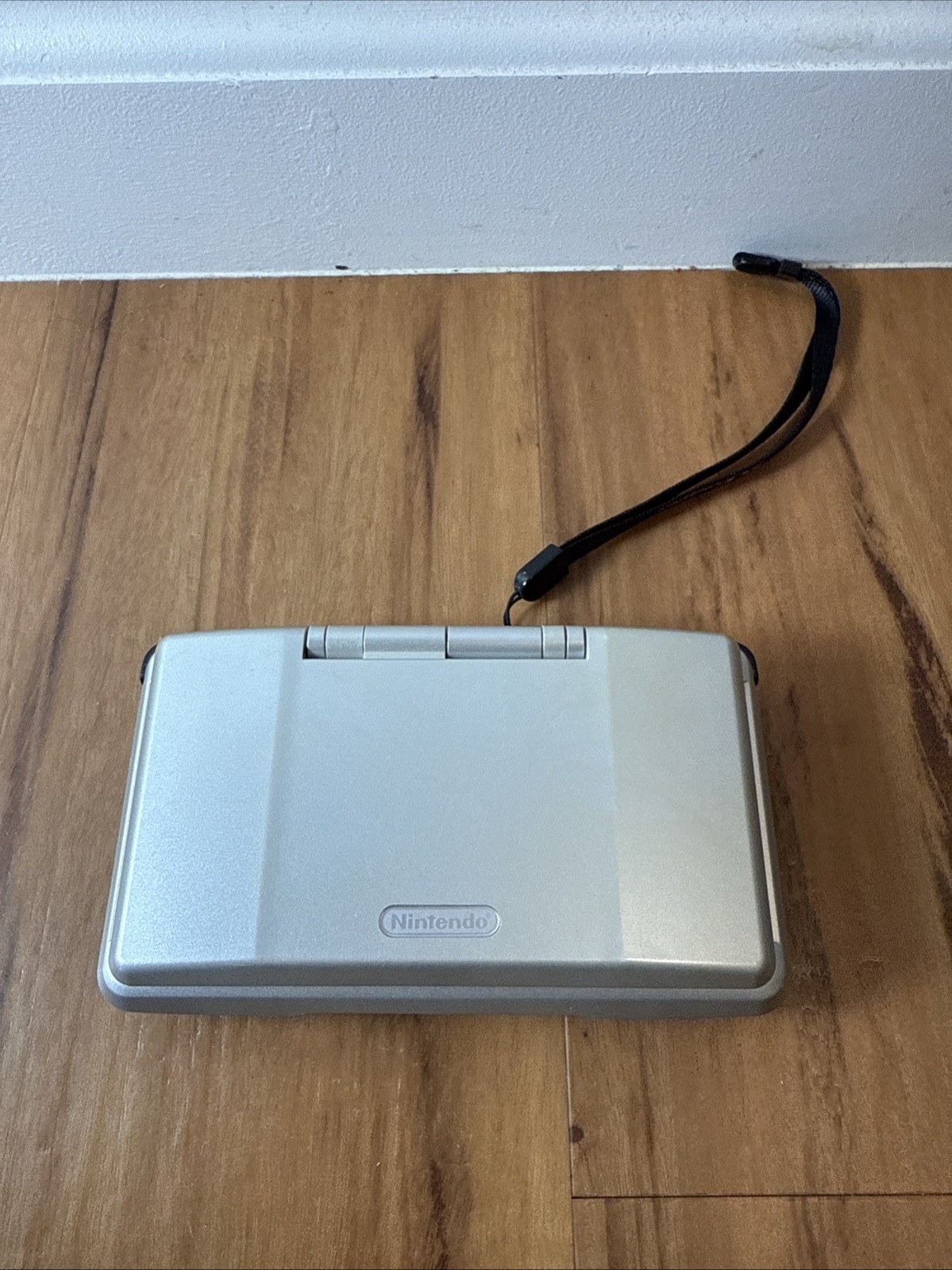 Nintendo DS Silver Handheld System – Great Condition! – TESTED Comes With Poker