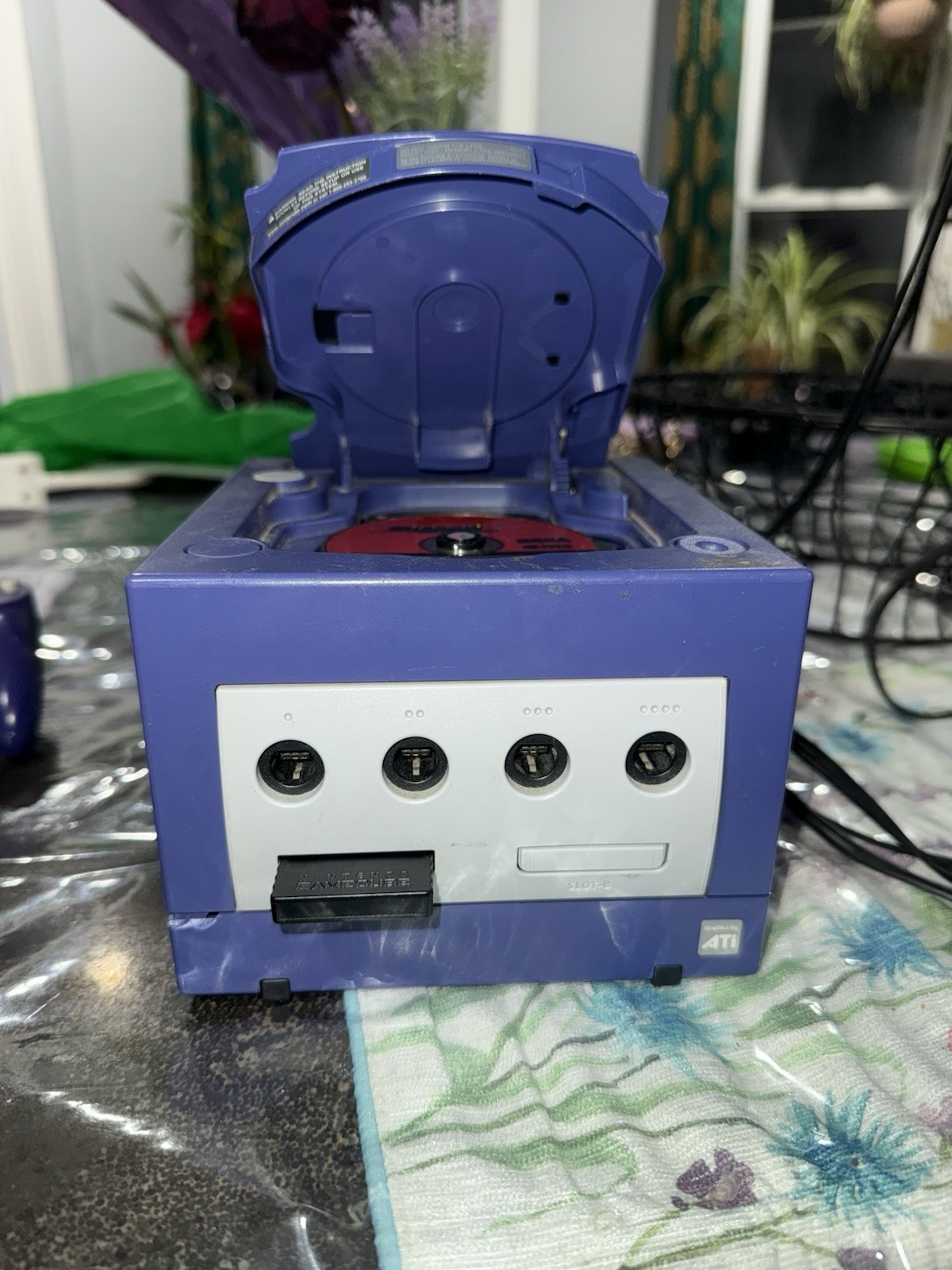 Nintendo GameCube 40 MB Home Console – Purple