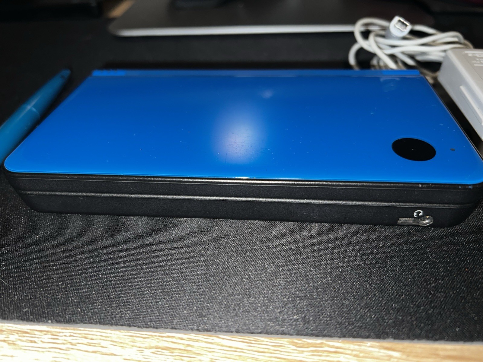Nintendo DSi XL Handheld System – Midnight Blue w/ 7 games Bundle.