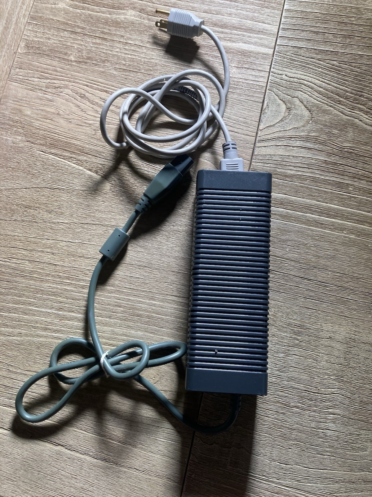 Microsoft Xbox 360 Pro 20GB Home Console – power brick , Wireless a/b/g And VGA
