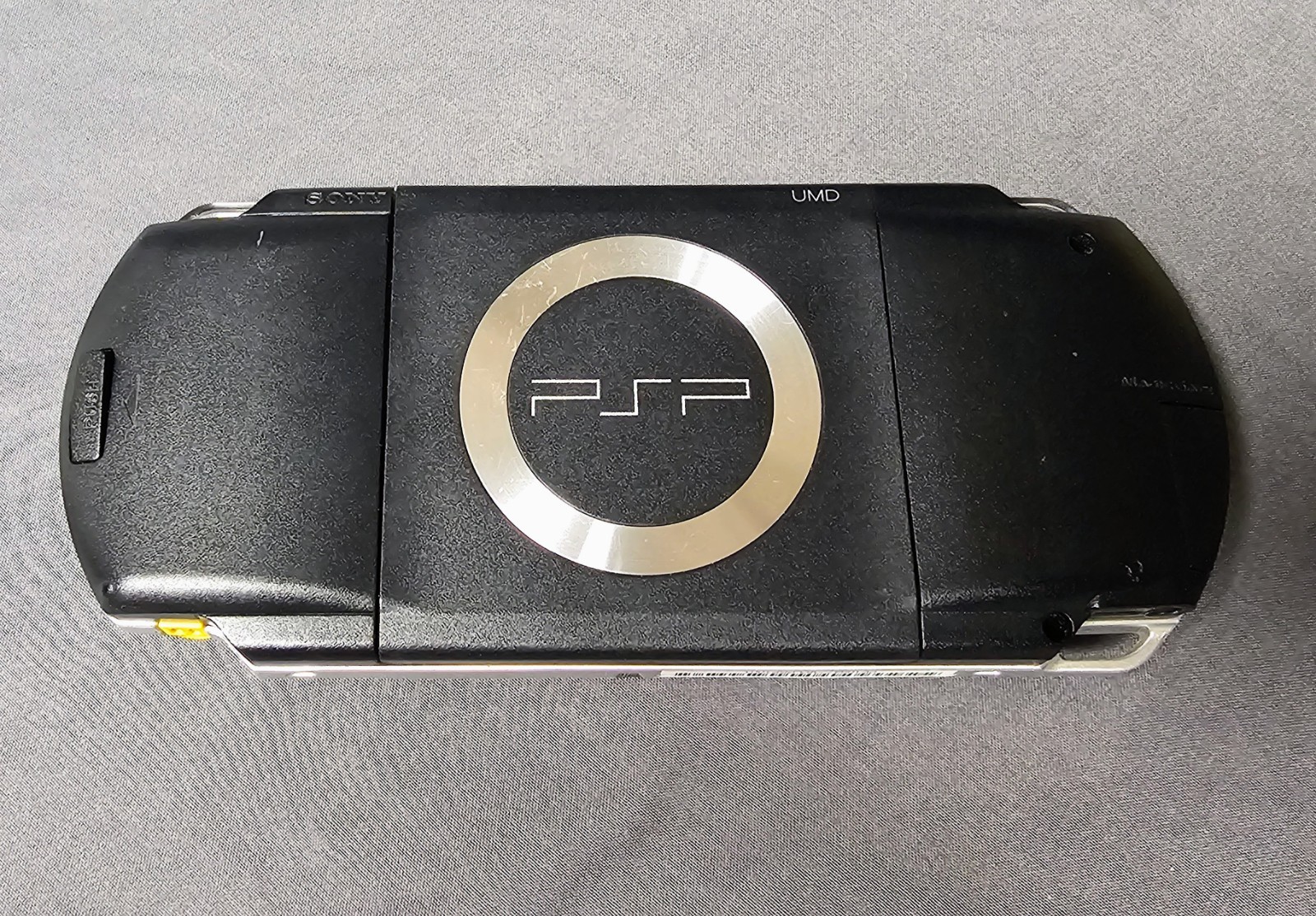 Sony PSP 1001 k / 98500 Value Pack, 4GB MSD, 12 Movies, 2 Games bundle