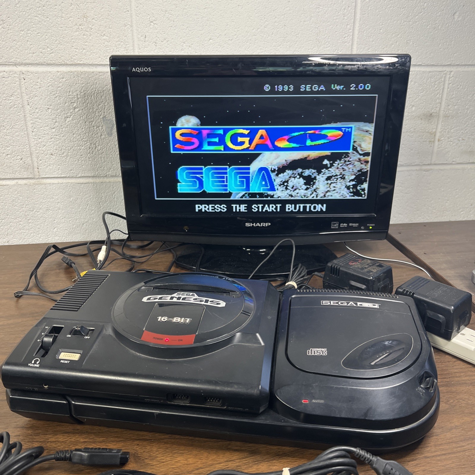 SEGA Genesis Model 1 1601 SEGA CD Model 2 MK-4102 2 Controllers Working NO CORDS