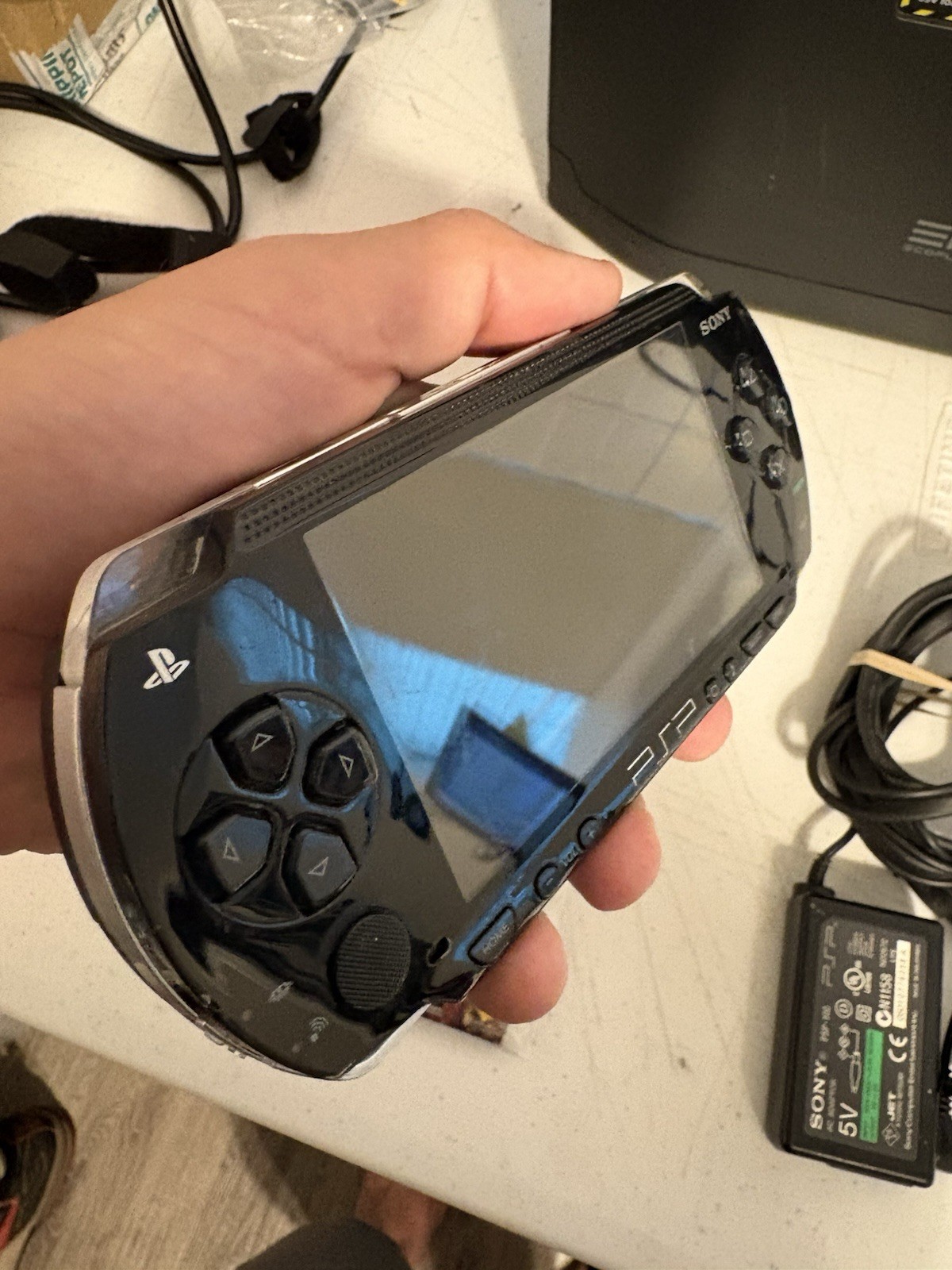 Sony PSP-1000 32MB Handheld Console in Piano Black *No Battery* God Of War