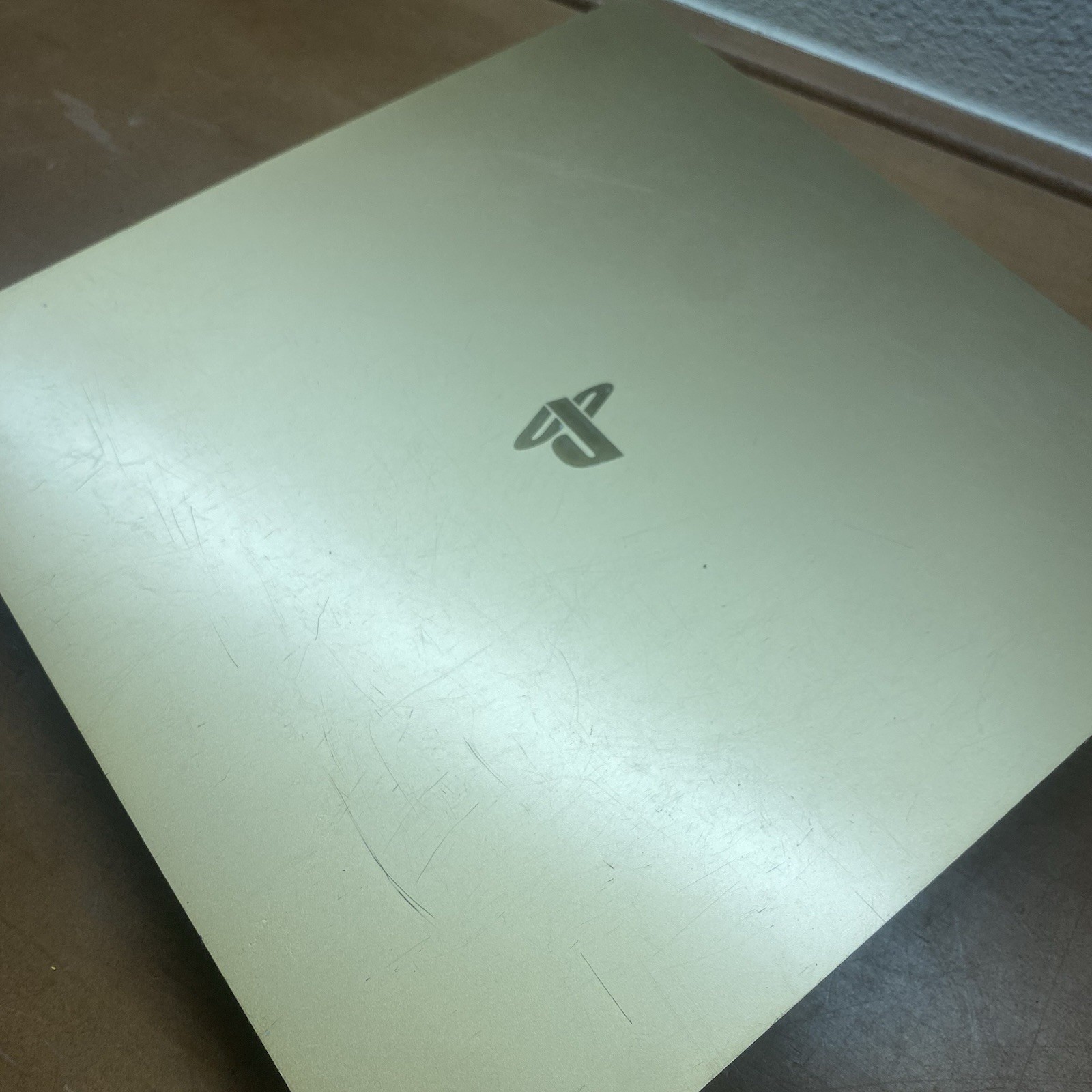 Sony PlayStation 4 PS4 Slim 1TB Gold Console CUH-2015B W/ Gold Controller