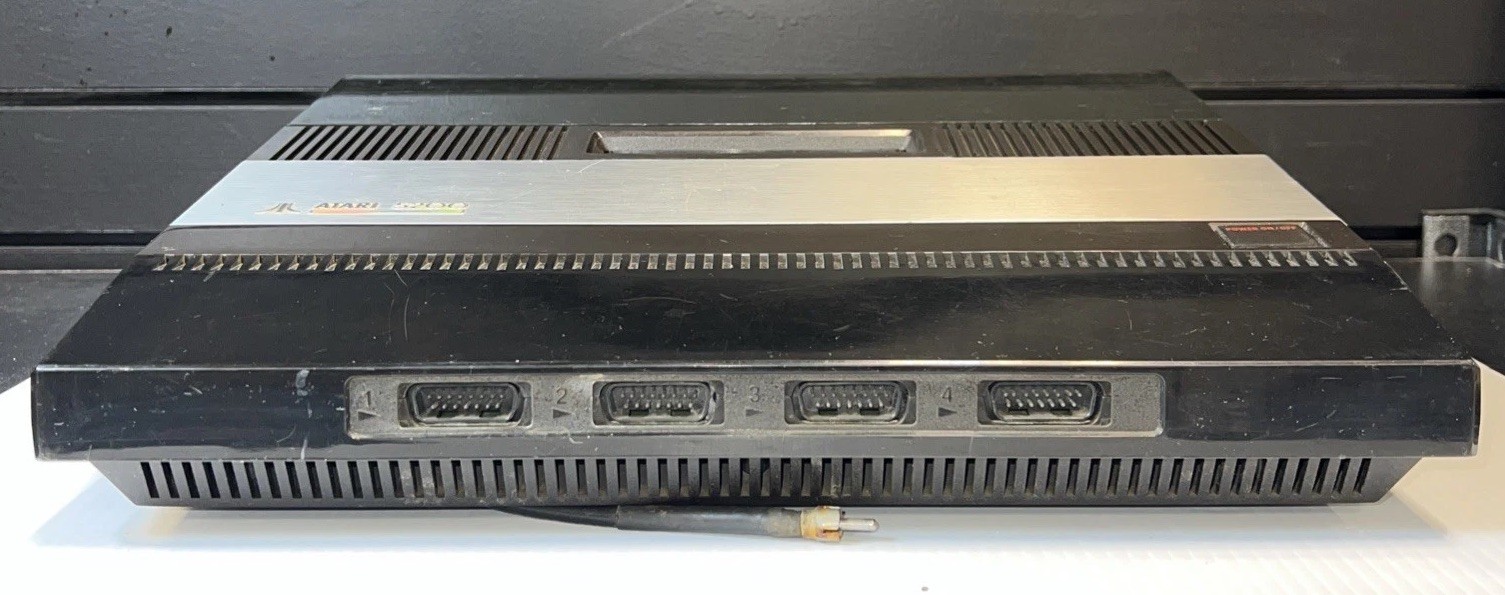 Atari 5200 Console 4-Port,working condition No Wires No Controllers preowned