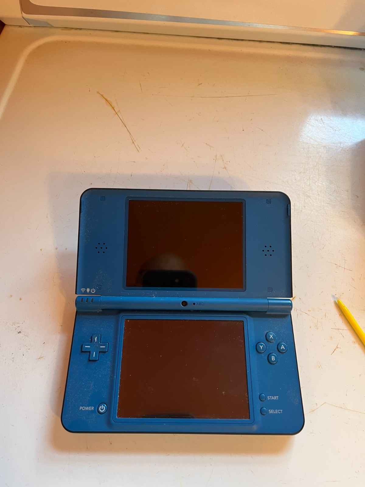 Nintendo DSi XL Midnight Blue Complete In Box With case and extra game