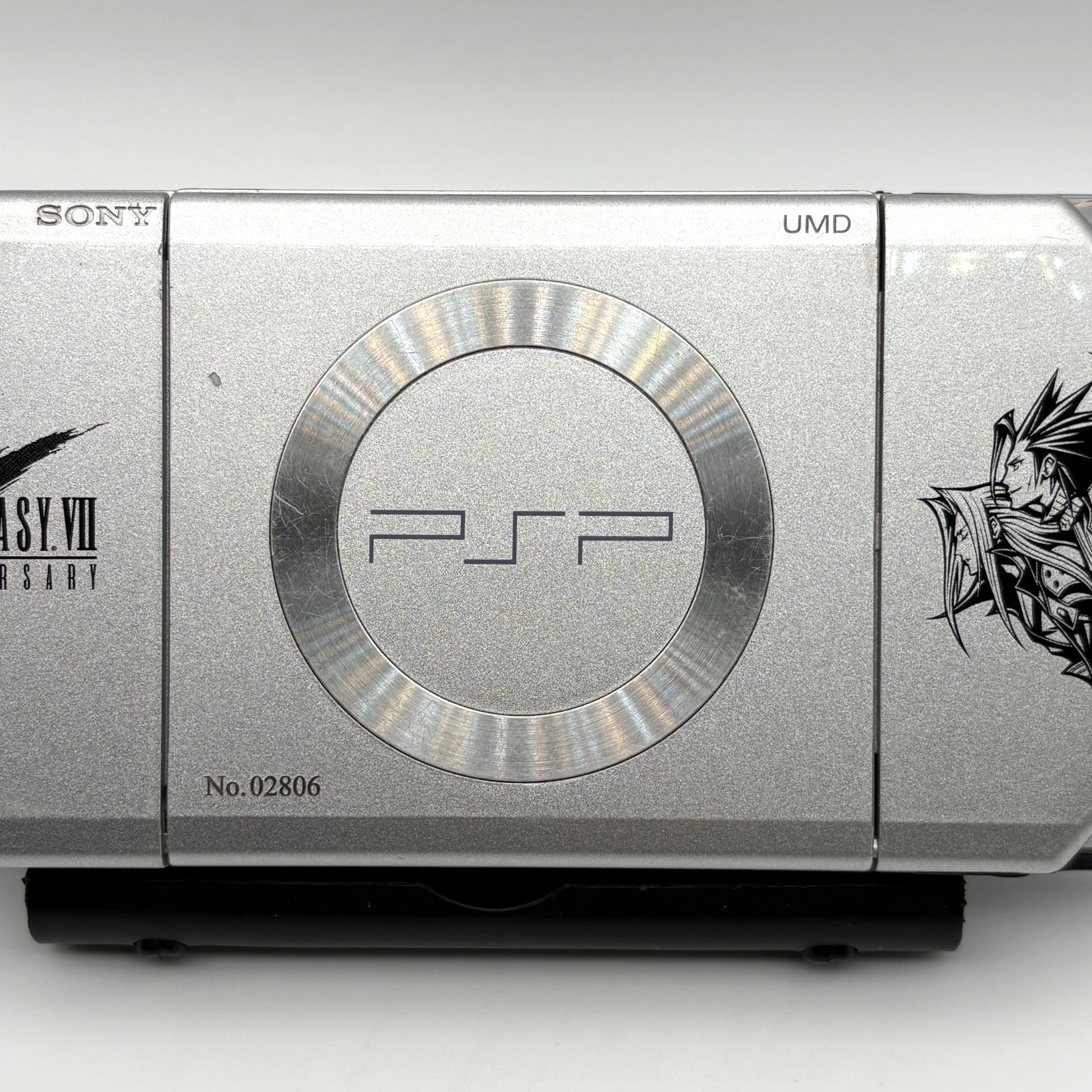 Sony PSP-2000 Final Fantasy Ⅶ Crisis Core 10th Anniversary Limited Console