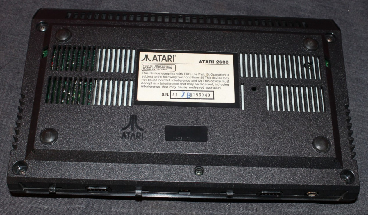 Vintage Atari 2600 Jr. Junior W. Controller and Power Cable, Needs RF AO4077709