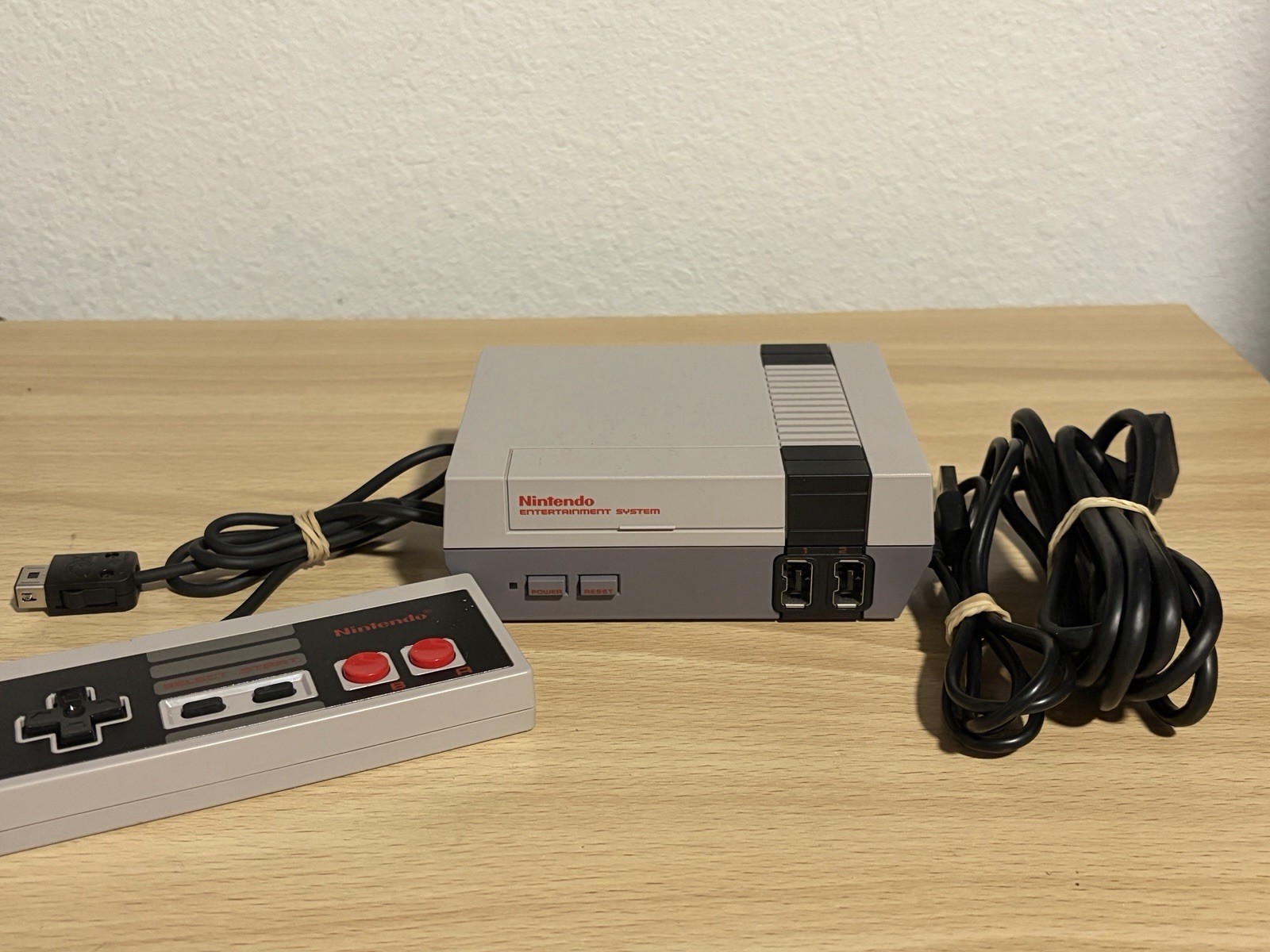 Nintendo NES Mini Classic Edition Console 30 Built-In Games, Authentic Tested