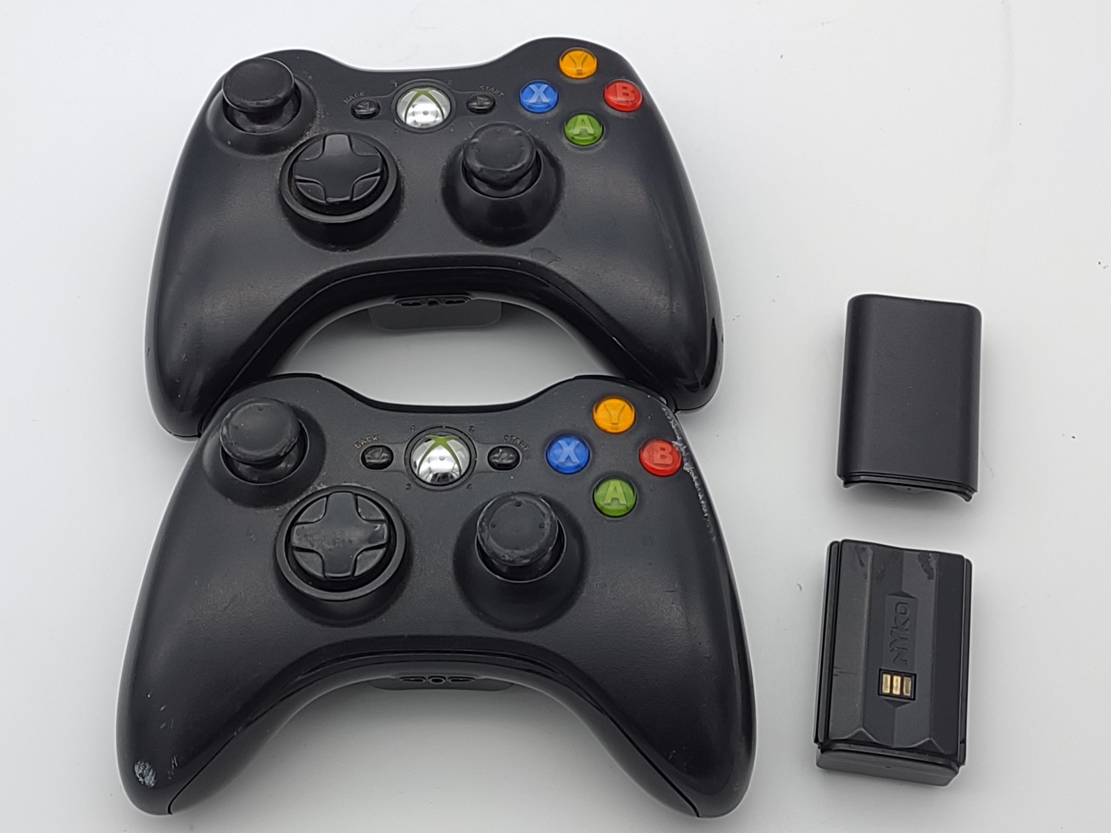 Xbox 360 S Slim 4GB Black Console System 2 Controllers Microsoft Lot Model 1439