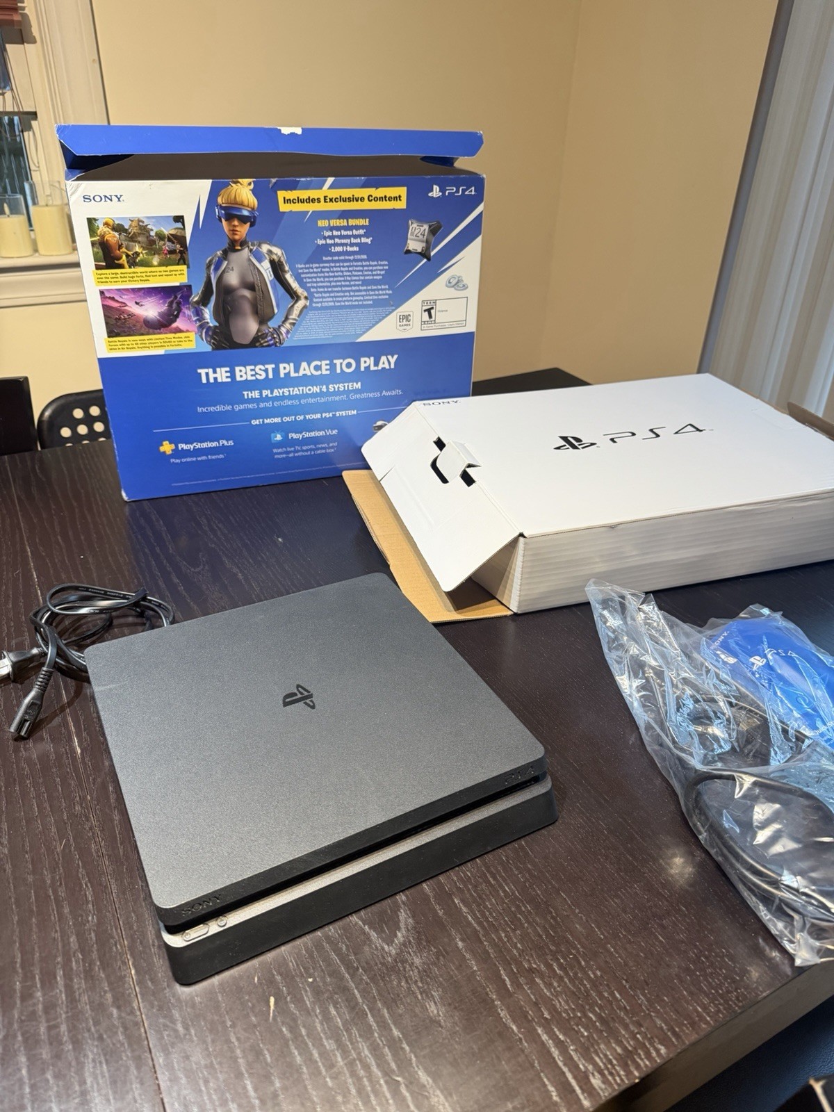 PS4 Slim 1TB Console (CUH-2215B) + FIFA 20 + Original Box – HDMI & Power Cable