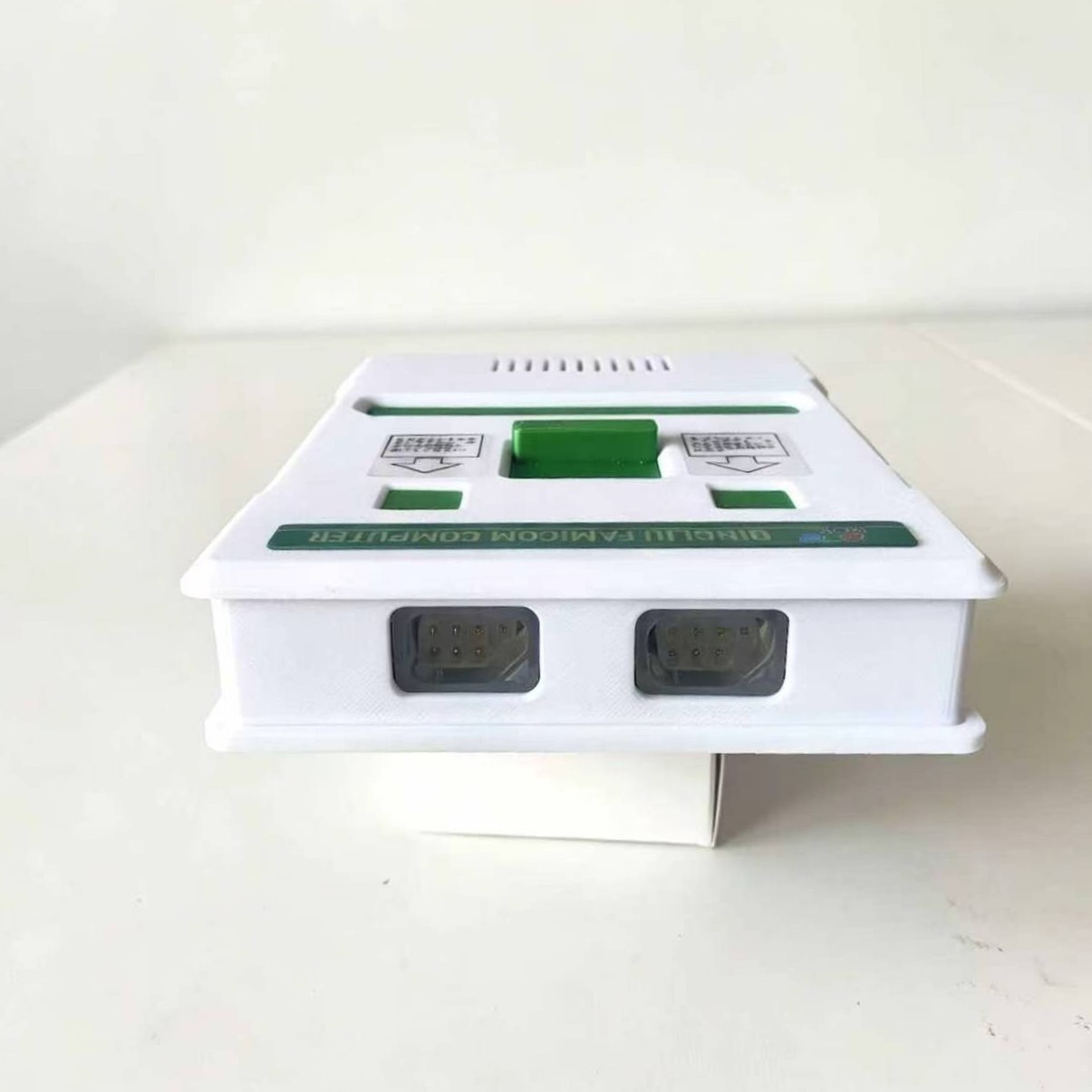 Dendy Famiclone Console RGBS HDMI VGA AV S-Video Scanline NES