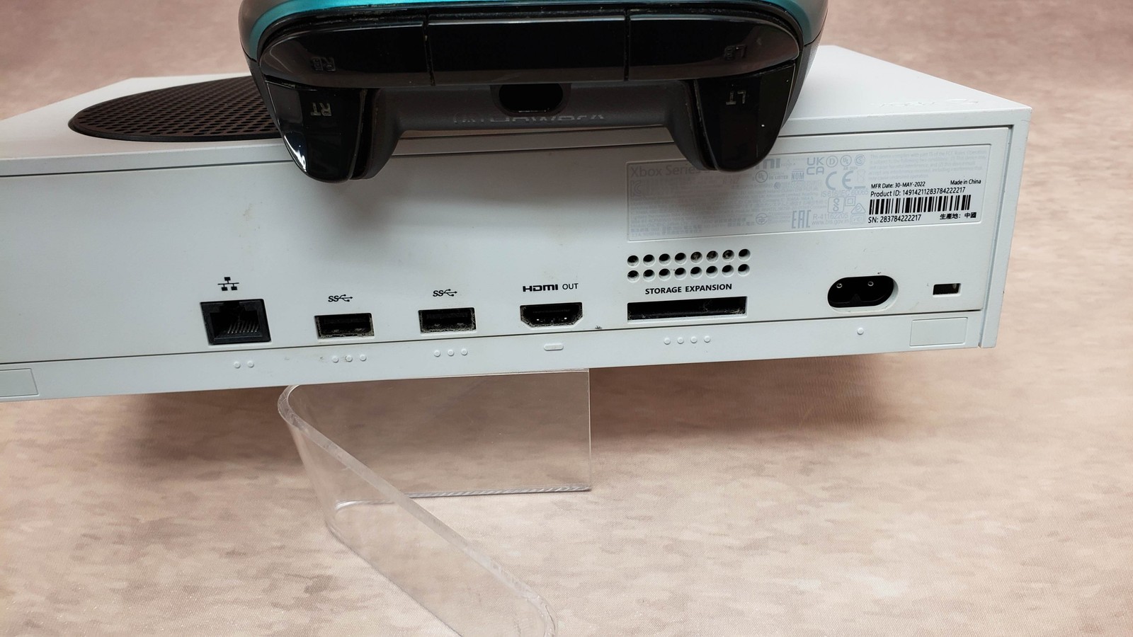 Microsoft Xbox One S 500GB w/ controller(wired), cords, good condition