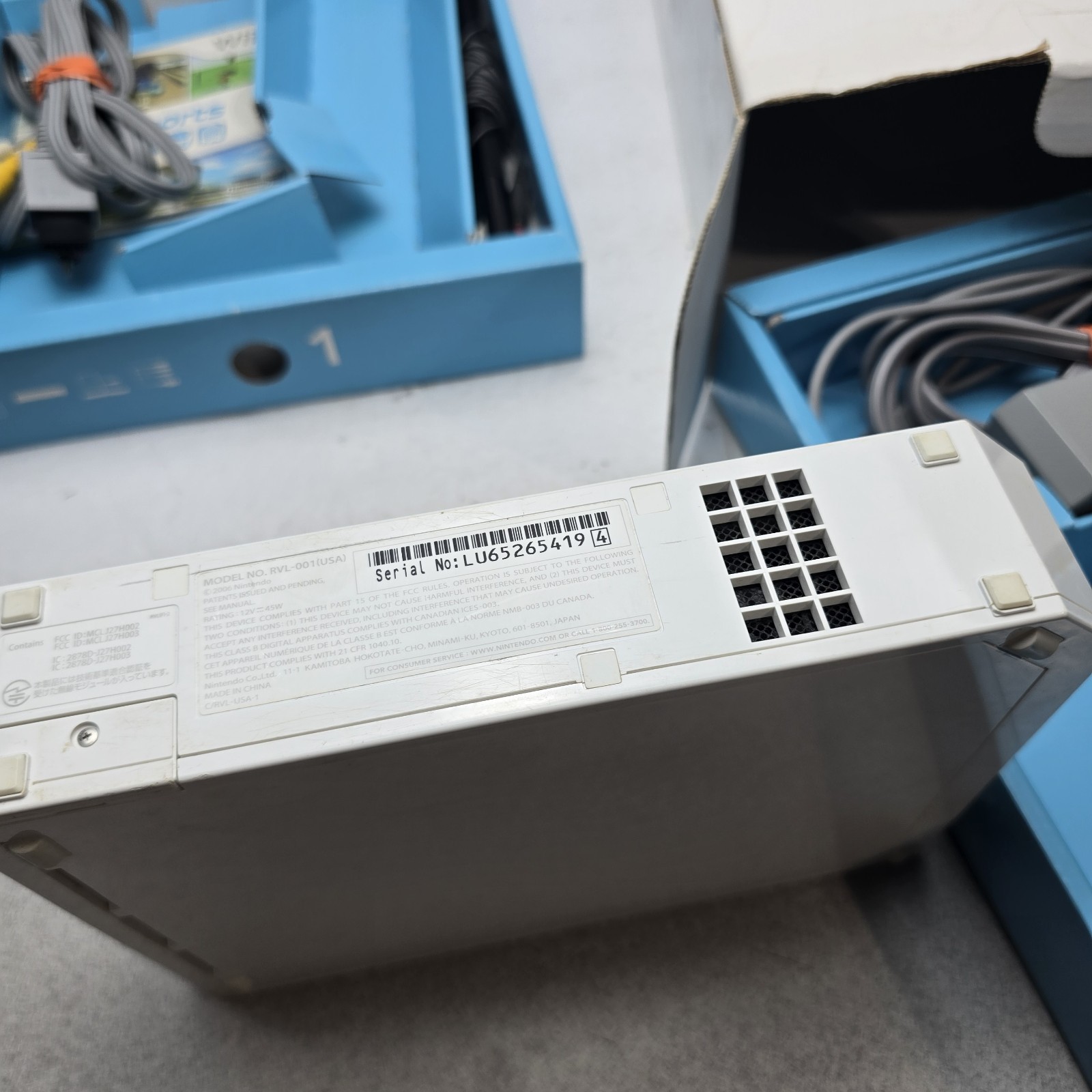 Nintendo Wii Console White RVL-001 Console System Bundle