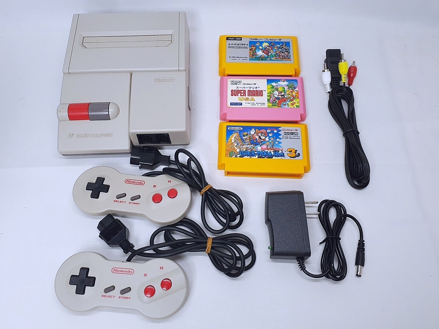 Nintendo AV Famicom Console +Super Mario 1,2,3 (USA) New Famicom NTSC-J Tested