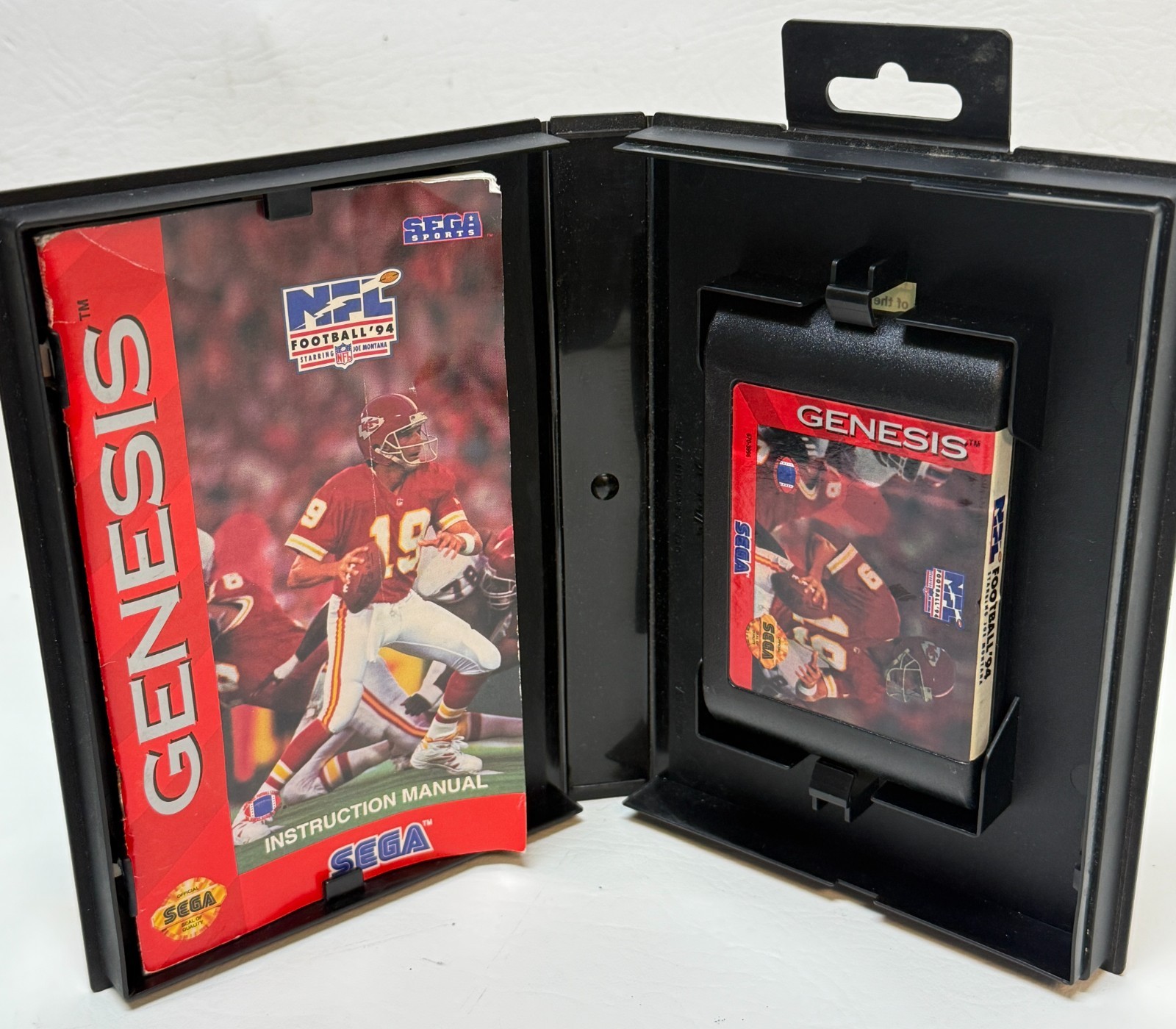 Sega Genesis Model 2 Console MK-1631 Bundle 5 Games Sonic 2 SFII – POWERS ON