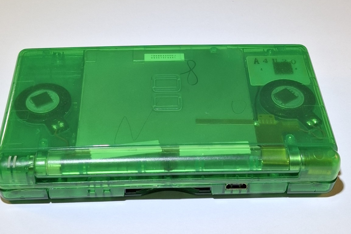 Nintendo DS Lite Handheld Console Transparent Emerald Green / Charger & Stylus